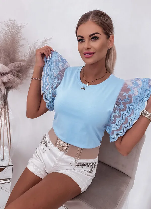 BLUZKA Z KORONKOWYM RĘKAWEM BABY BLUE-545354