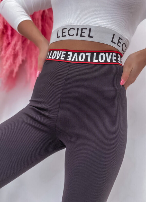 PRĄŻKOWANE LEGGINSY ZE ŚCIĄGACZEM-613959