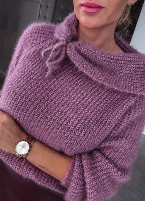 SWETER Z KOŁNIERZEM PLUM