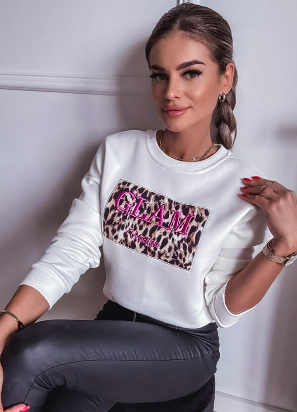 OCIEPLANA BLUZA Z NADRUKIEM GLAM