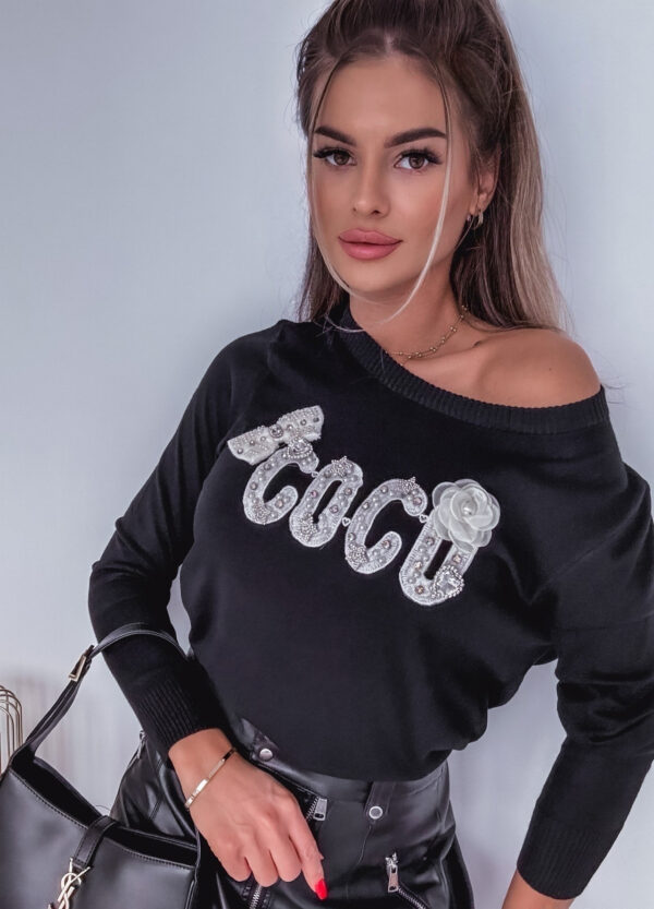 SWETER Z APLIKACJĄ BLACK COCO