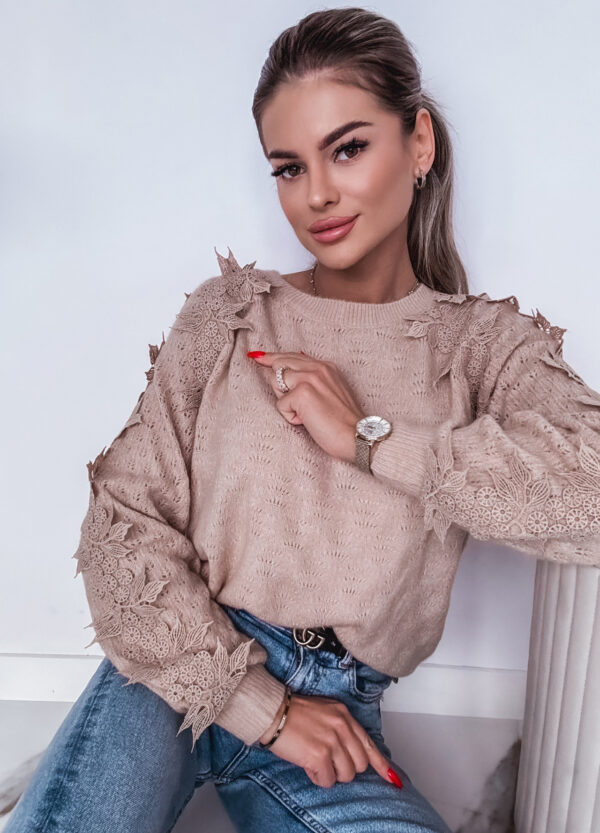 SWETER Z KORONKĄ CAMEL