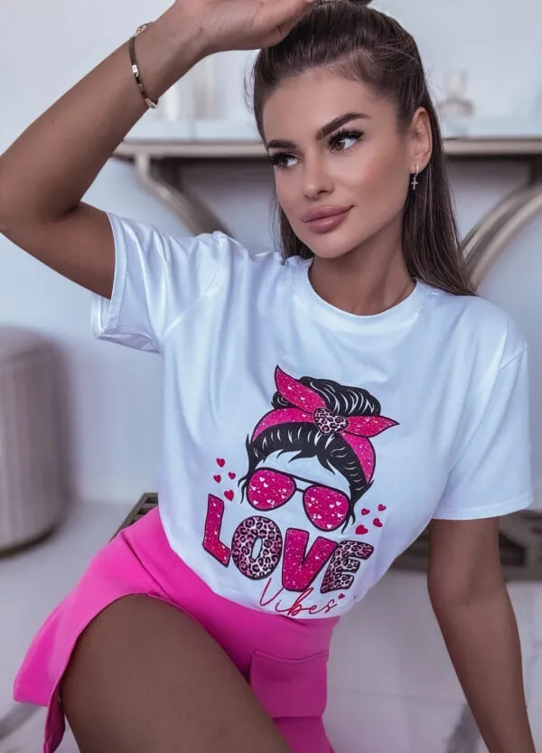 T-SHIRT GIRLS LOVE