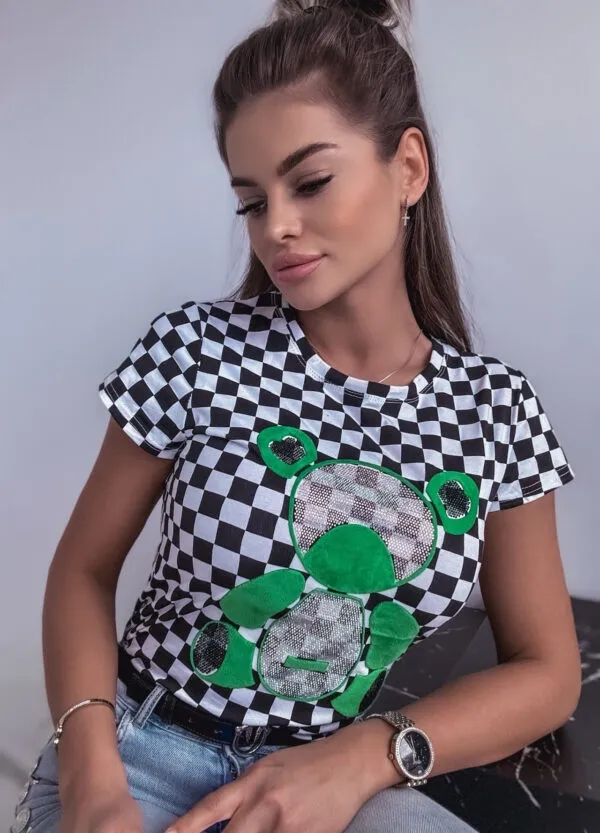 T-SHIRT Z NADRUKIEM W KRATĘ