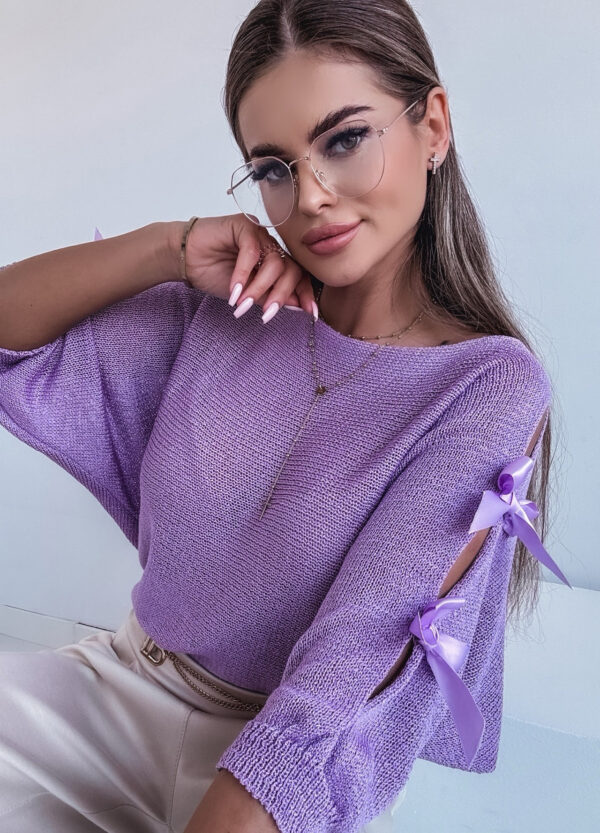 SWETER Z KOKARDKAMI NA RĘKAWACH VIOLET - Зображення 7