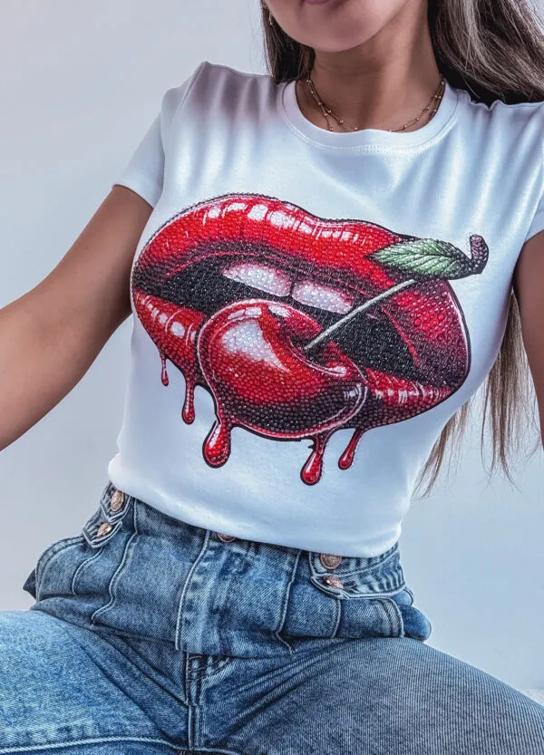 T-SHIRT Z CEKINAMI LIPS