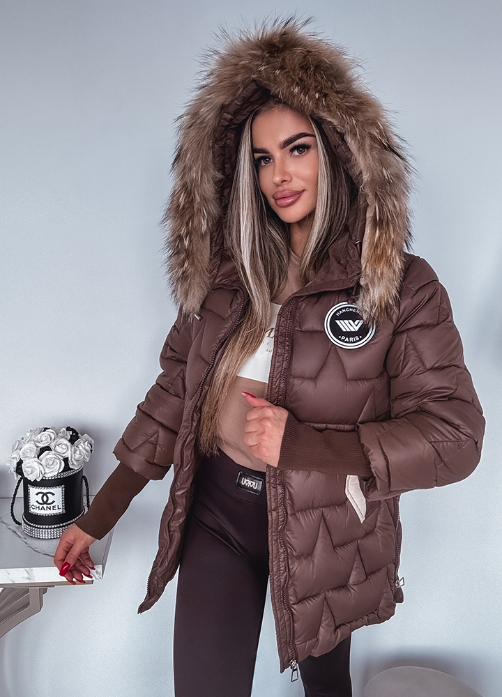 BRĄZOWA KURTKA Z FUTERKIEM I NASZYWKĄ - obrazek 4