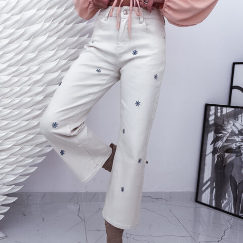 SPODNIE JEANSOWE Z HAFTEM FLOWERS<span> - </span>M
